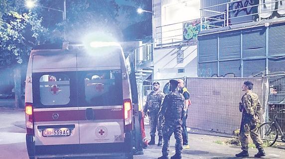 Modena, ennesimo accoltellamento al Novi Sad. L’allarme dei commercianti: «Temiamo che possa andare peggio»