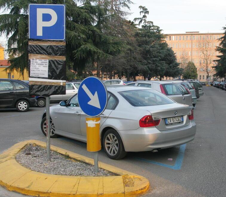 La Fials Reggio Emilia alza la voce sui parcheggi «Inaccettabile pagare all’ospedale»