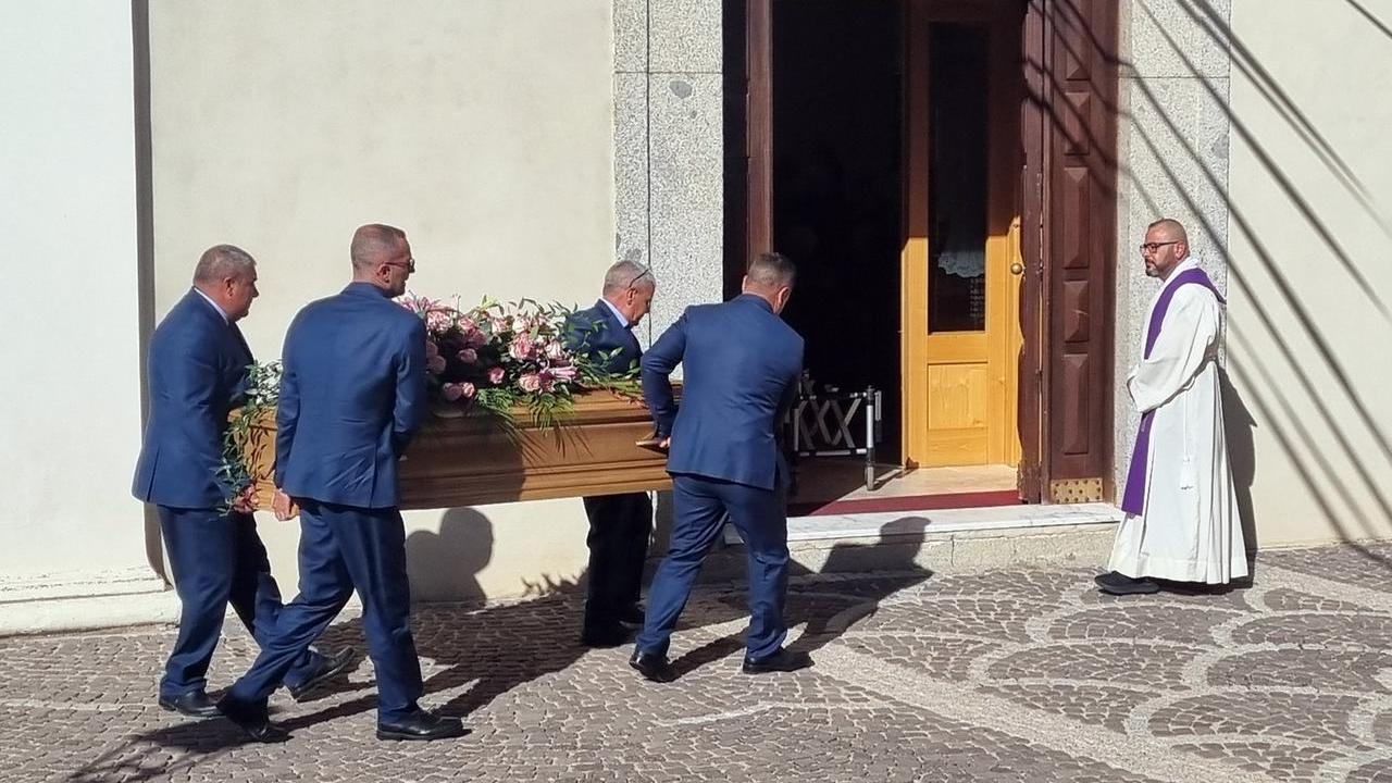 I funerali di Vincenzo Beniamino Marongiu ad Arzana (foto Massimo Locci)