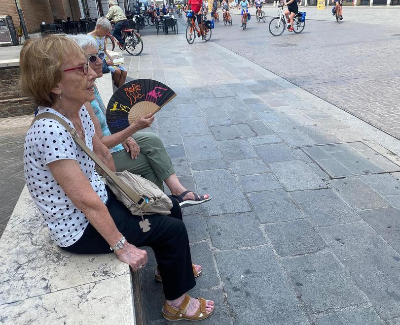 Ferrara, caldo sempre più da record. Le frazioni battono il centro
