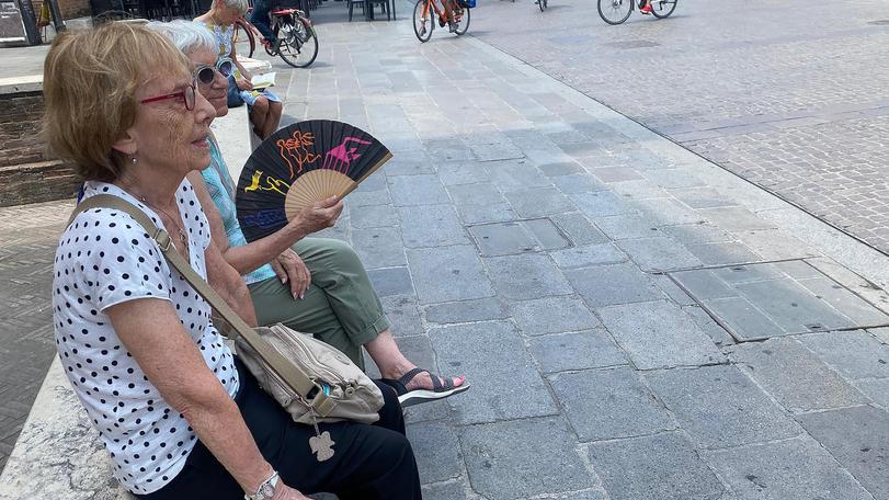 Ferrara, caldo sempre più da record. Le frazioni battono il centro