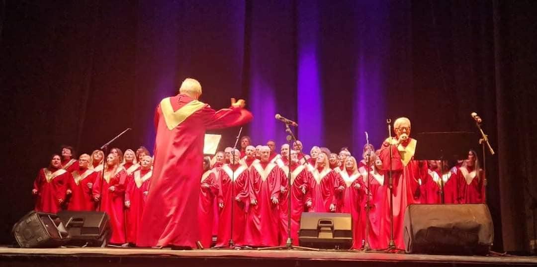 L’incanto delle 60 voci, è la notte del "Joyful Gospel" a Porta a Mare con un pensierò a Modì<br>

