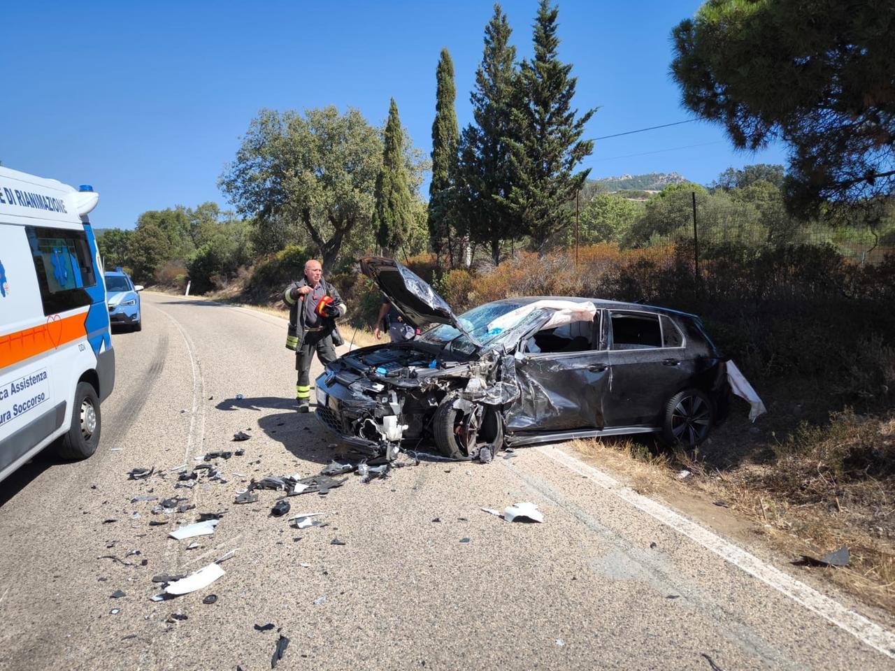 Priatu, scontro frontale a “Li Feruli” tra un’auto e un autoarticolato: un ferito