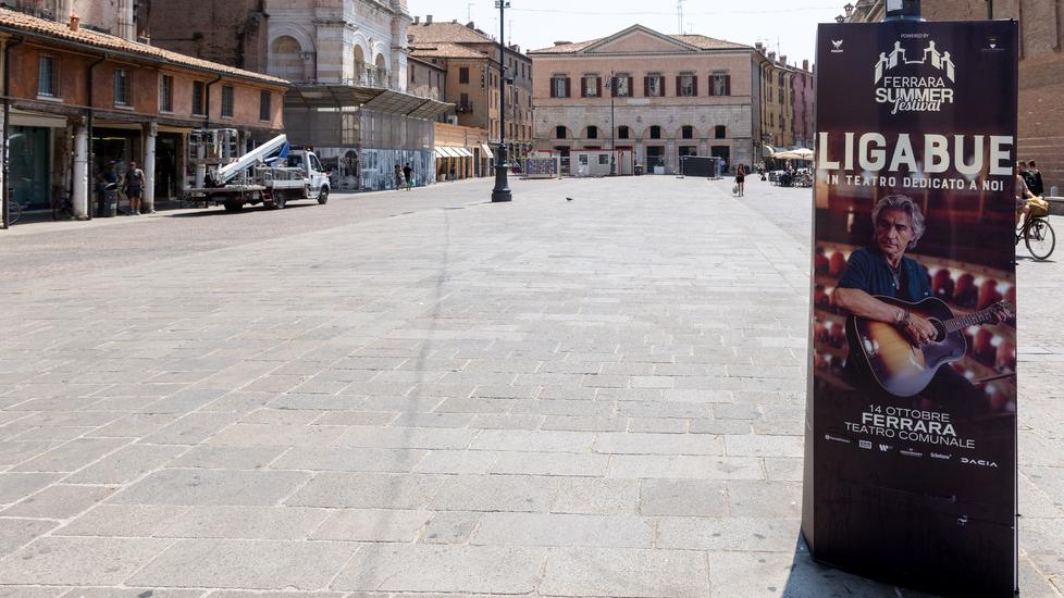 Ferrara, i bar promuovono i concerti in piazza: «Qualche vendita in più»