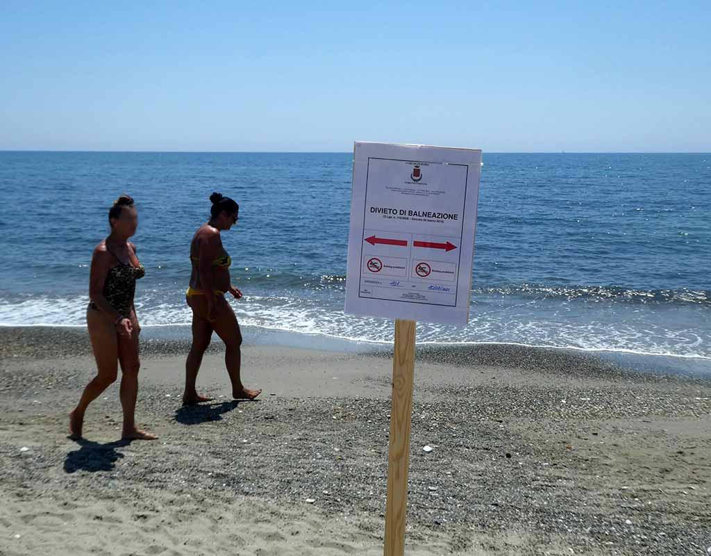 Marina di Massa, revocato il maxi divieto di balneazione