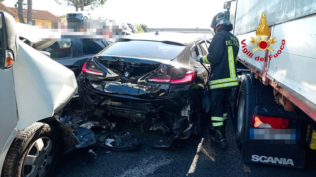 Fi-Pi-Li, incidenti tra San Miniato ed Empoli: ferita una bambina. Traffico bloccato – Video