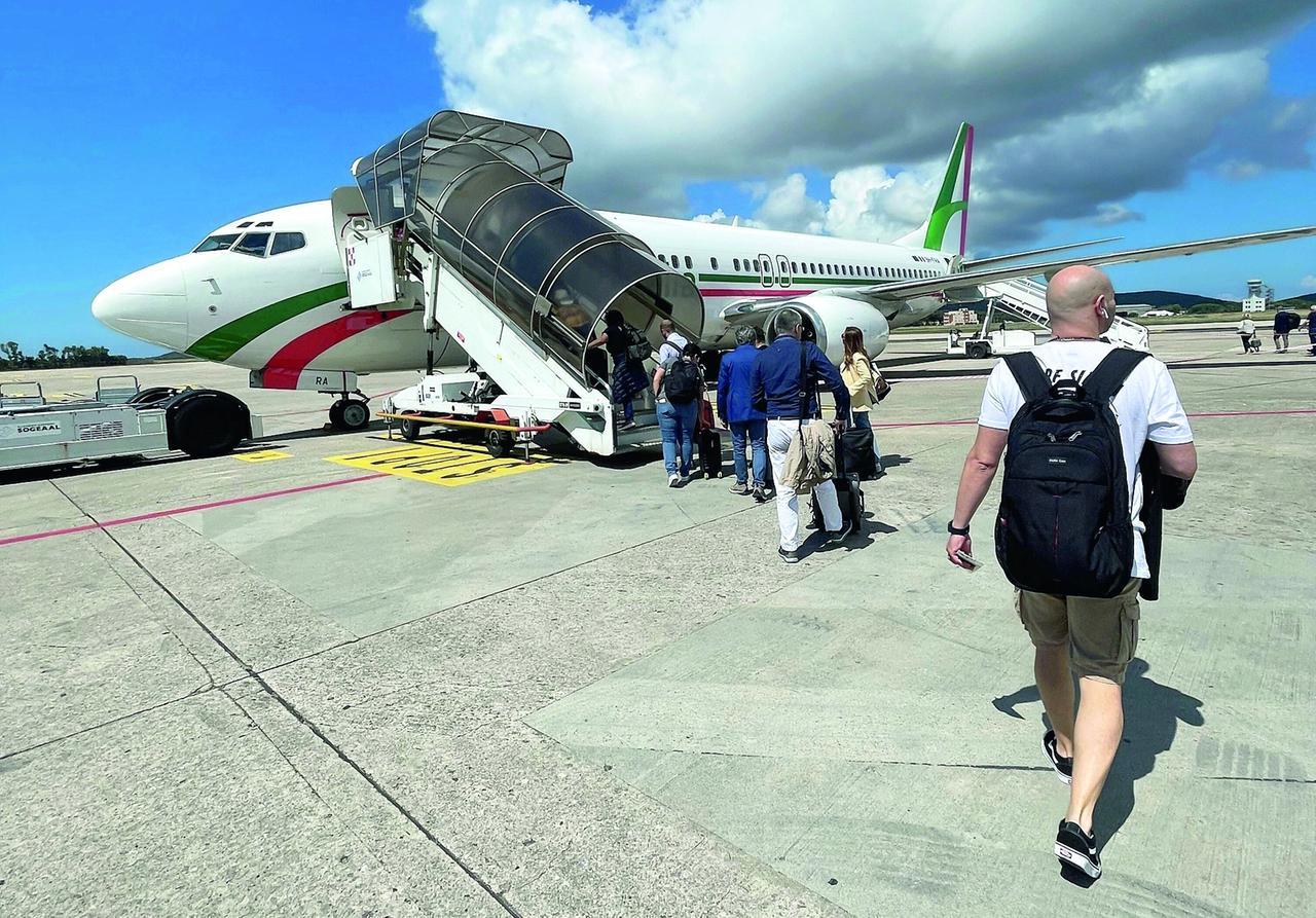 Aeroitalia saluta Alghero: «Costi troppo alti impossibile proseguire»