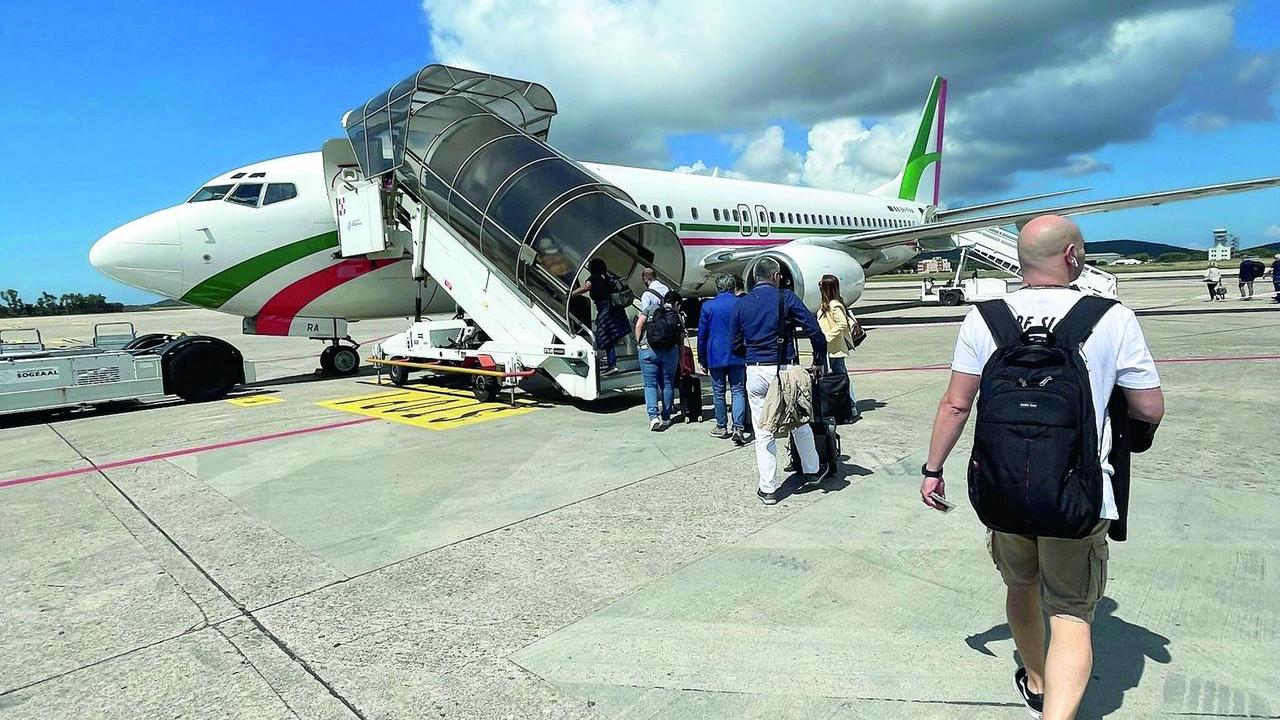 Aeroitalia saluta Alghero: «Costi troppo alti impossibile proseguire»