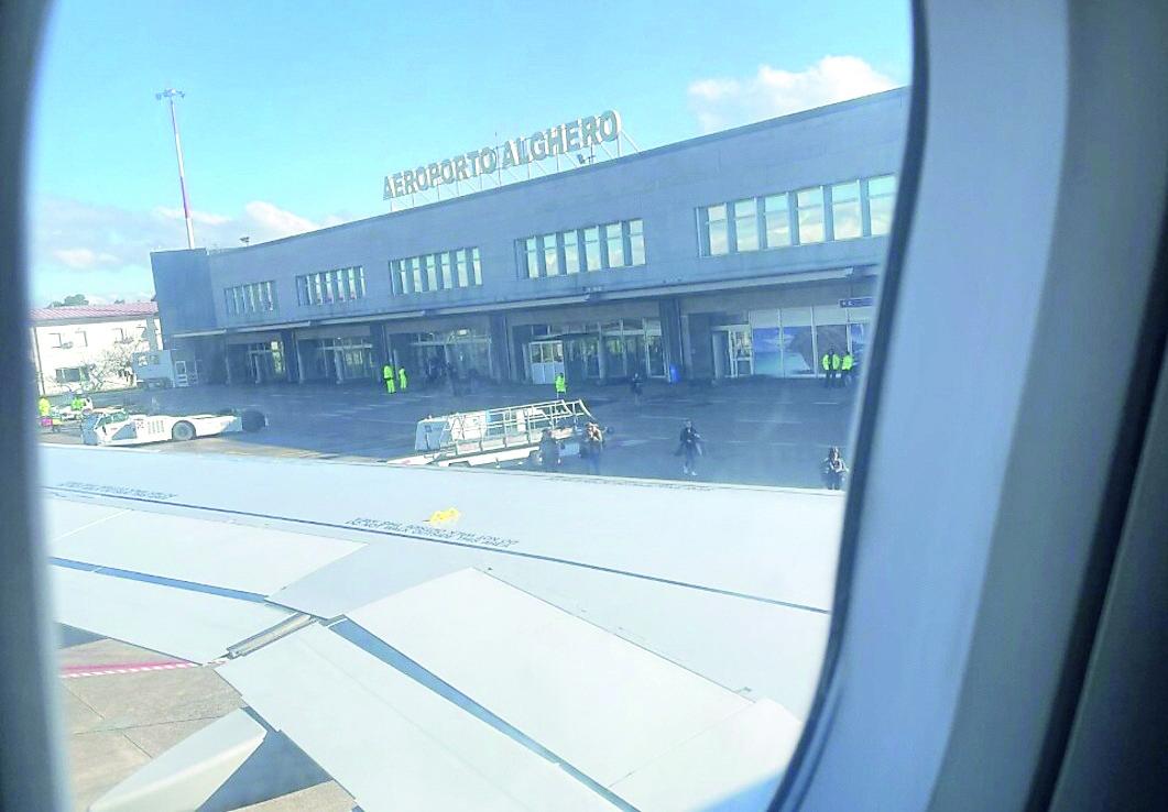 Il piano B della Regione per l’aeroporto di Alghero: una nuova gara ad agosto