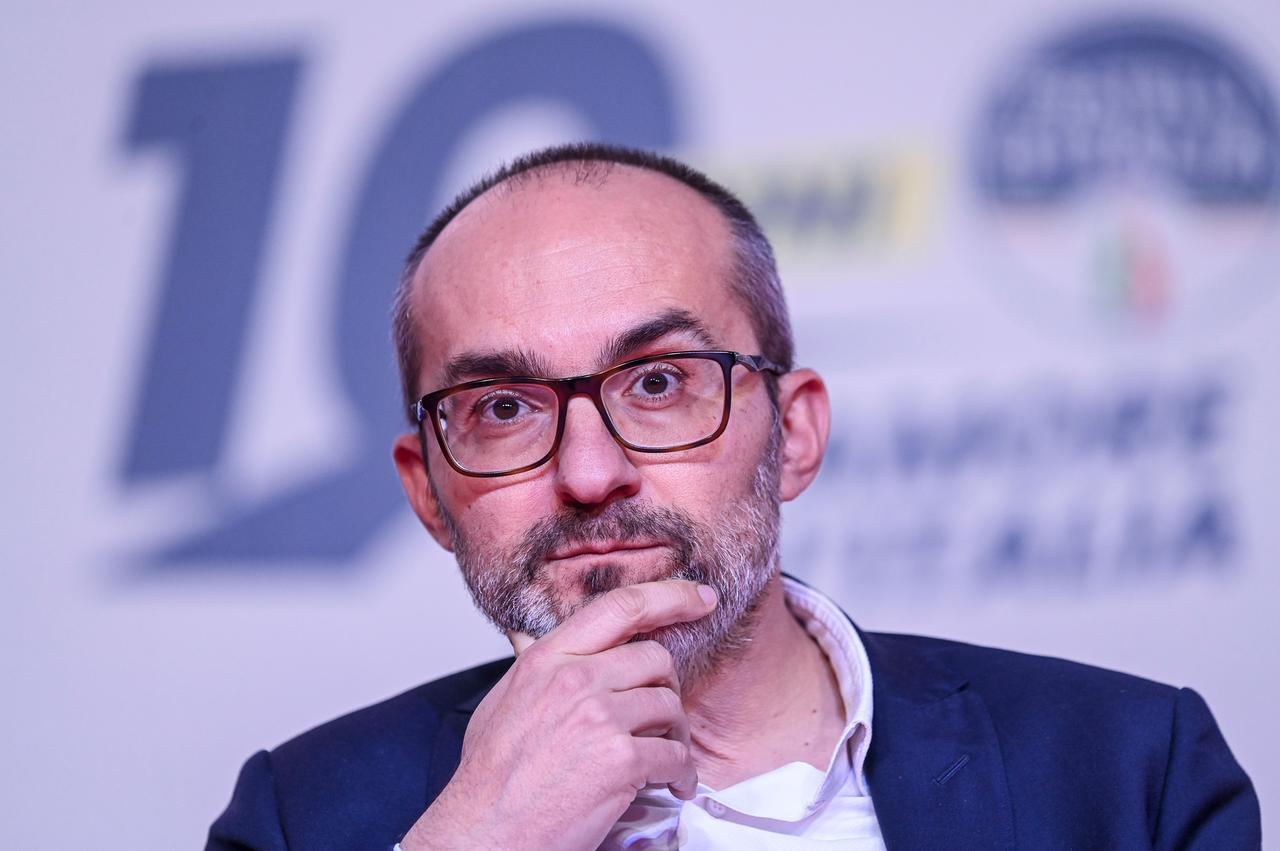 Truzzu presenta la sua ricetta: «Via l’addizionale comunale sui diritti d’imbarco negli aeroporti»