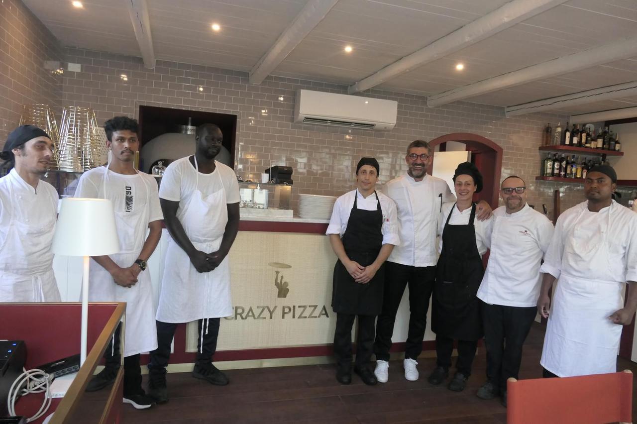 
	Lo staff del Crazy Pizza (foto Roberto Paglianti)

