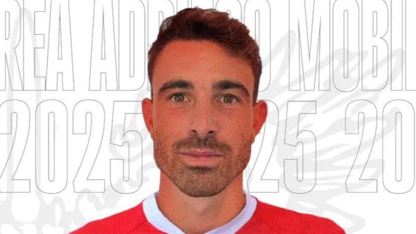 Andrea Addiego Mobilio nella sua prima foto in maglia biancorossa