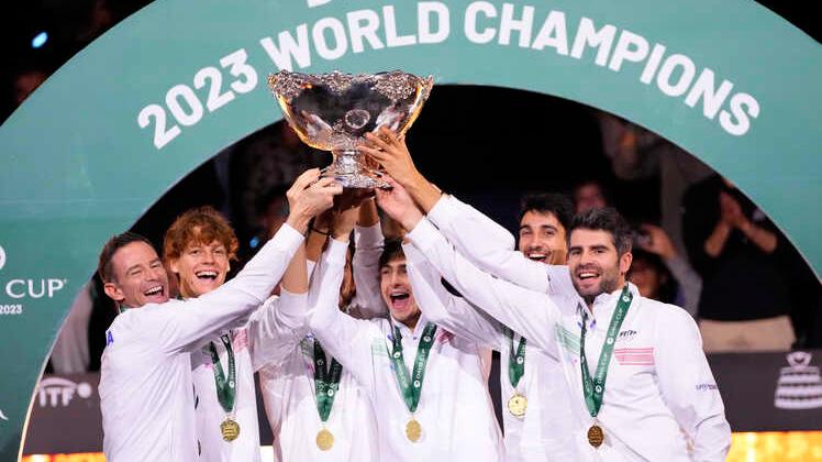 Un sogno per Serramazzoni: la mitica Coppa Davis vinta da Sinner arriva al centro tennis