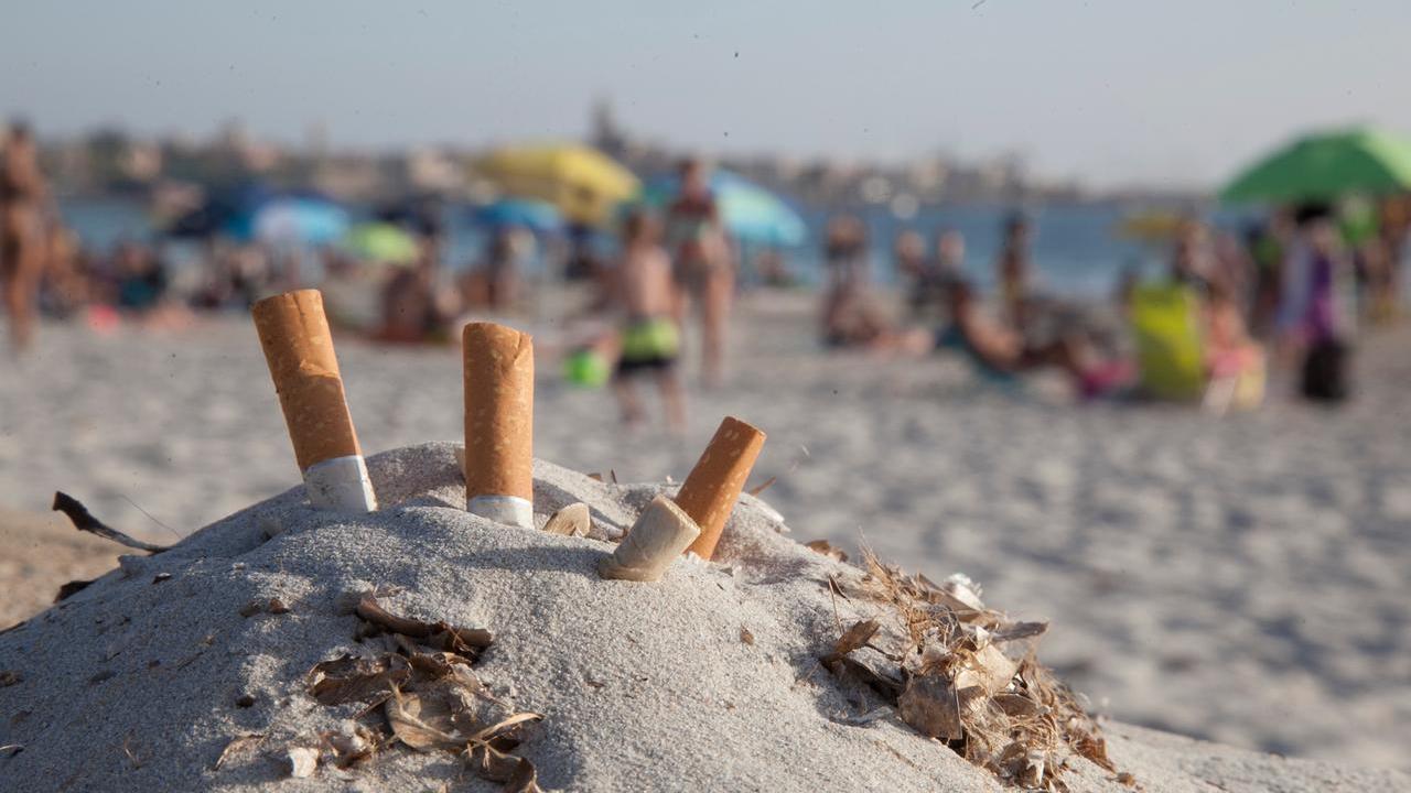 Divieto di fumo, in Sardegna sempre più spiagge off limits