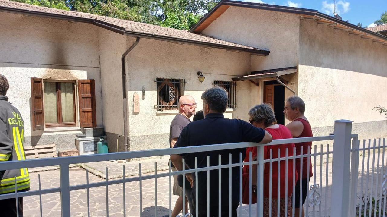 Castelnovo Monti: cane sveglia il padrone e lo salva, ma muore nell’incendio