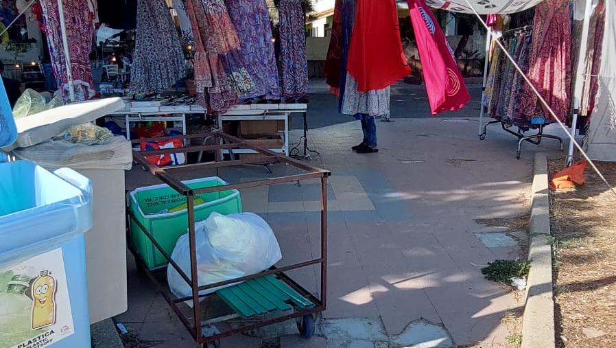 Torregrande, blitz della polizia locale: gli ambulanti sono spariti
