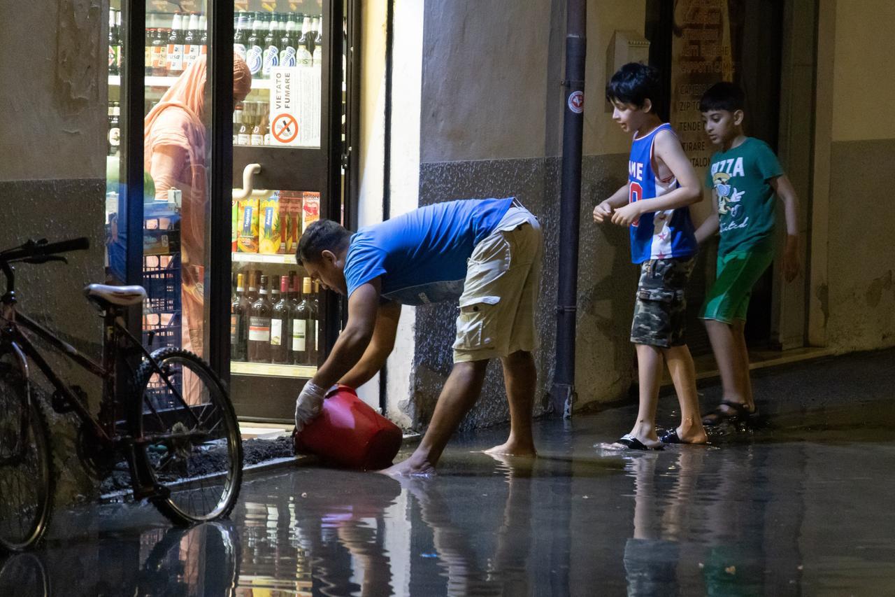 Ferrara, tubatura rotta a Ponte: perdita già isolata ma disagi anche in altre zone della città