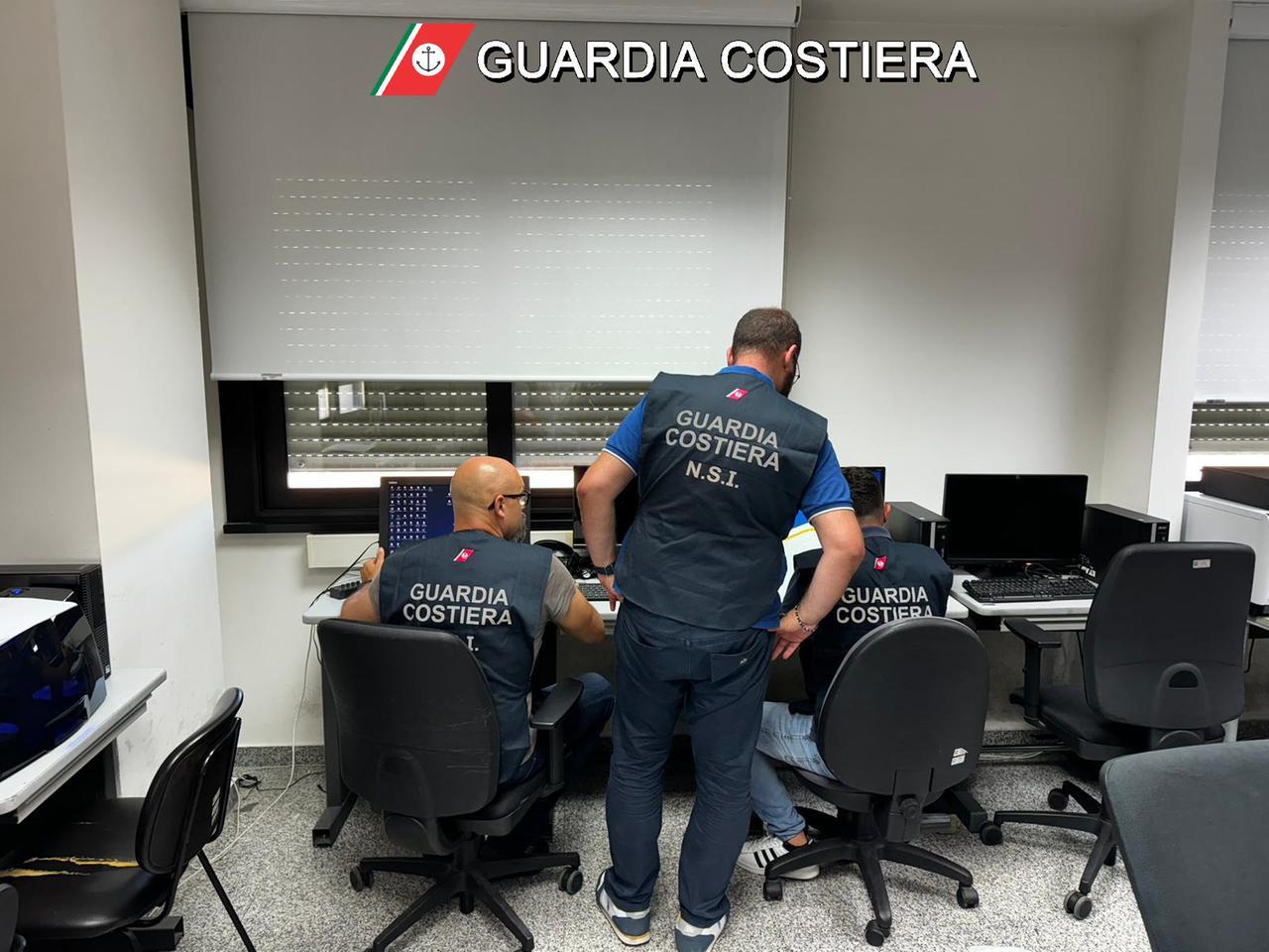 Carloforte, soldi e favori in cambio del rilascio di patenti nautiche: arresti e sequestro dei titoli fasulli