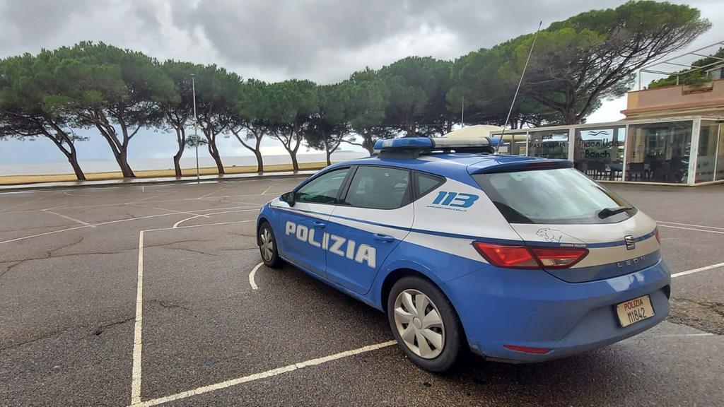 Una pattuglia della polizia di Stato