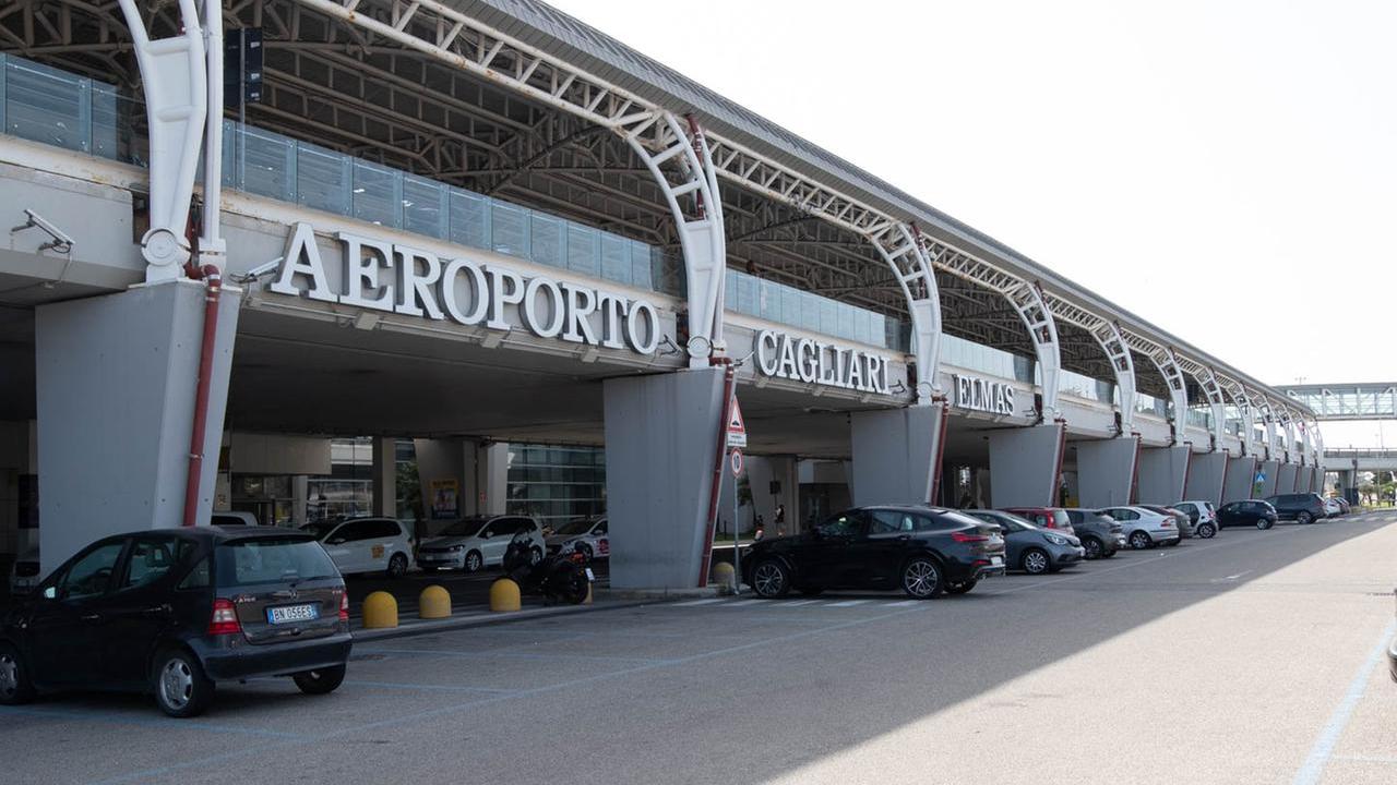 «L’aeroporto di Cagliari sia intitolato a Gigi Riva»: la proposta della sindaca di Elmas Maria Laura Orrù