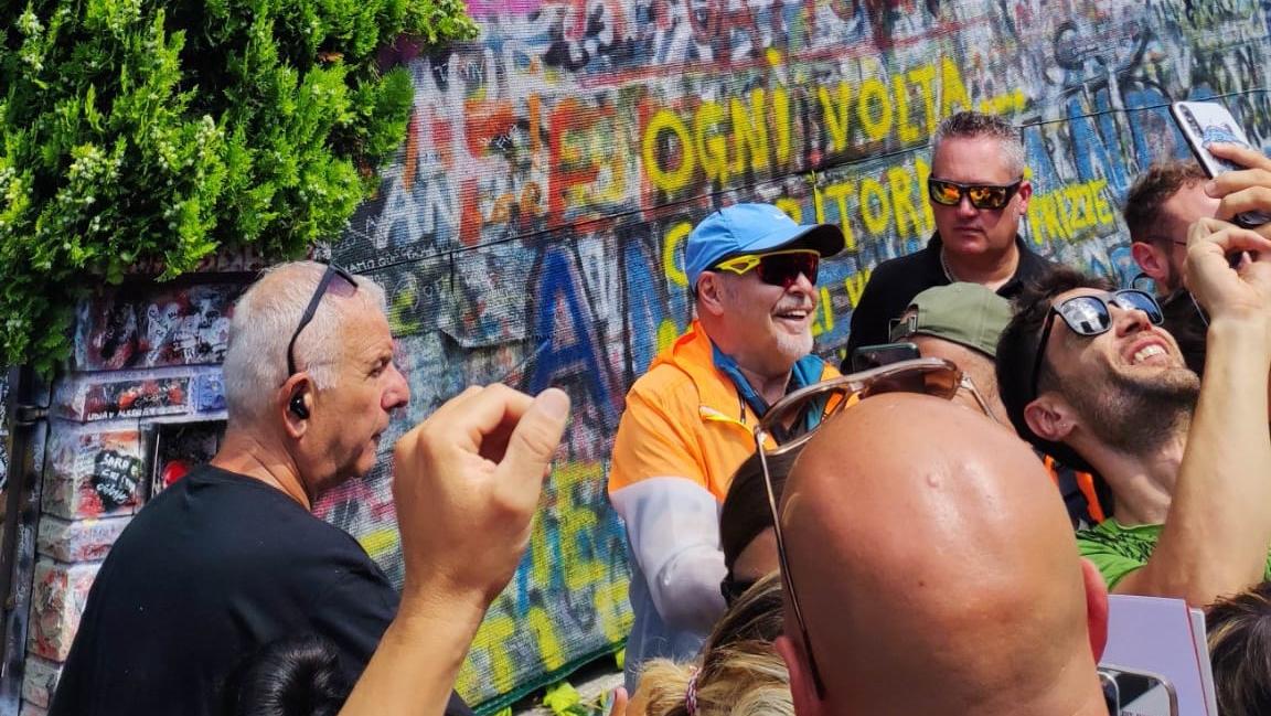 A Zocca, cercando Vasco: «Qui è estate quando c’è lui». Ristoranti, negozi e bar sono pieni: ci sono fan che si fermano per settimane