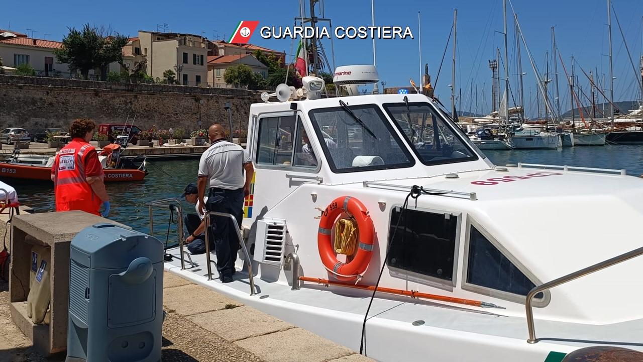 Sassarese di 26 anni soccorso nelle acque della Cala dell’Olandese dopo essere stato punto da una medusa
