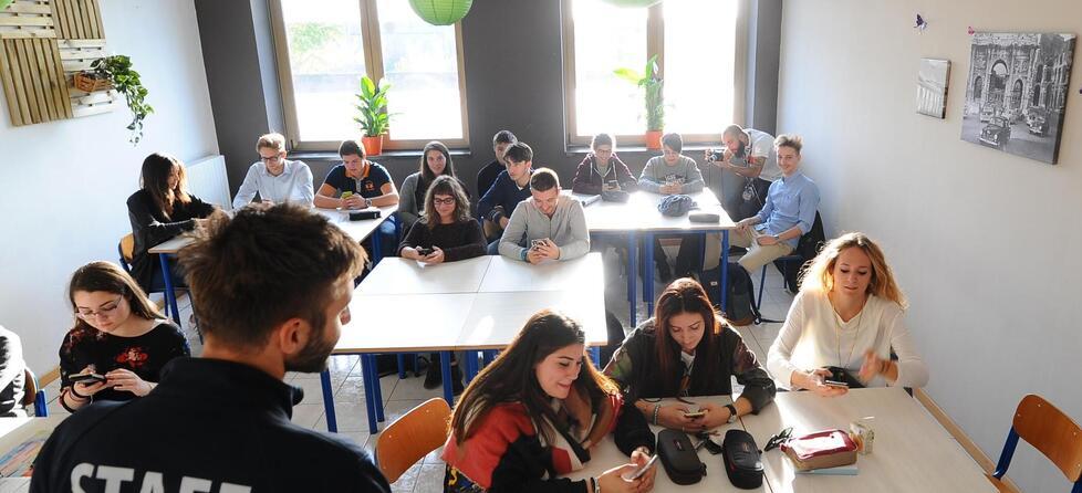 L'assessora Ilaria Portas: «Niente smartphone in classe, ma la decisione va spiegata» 