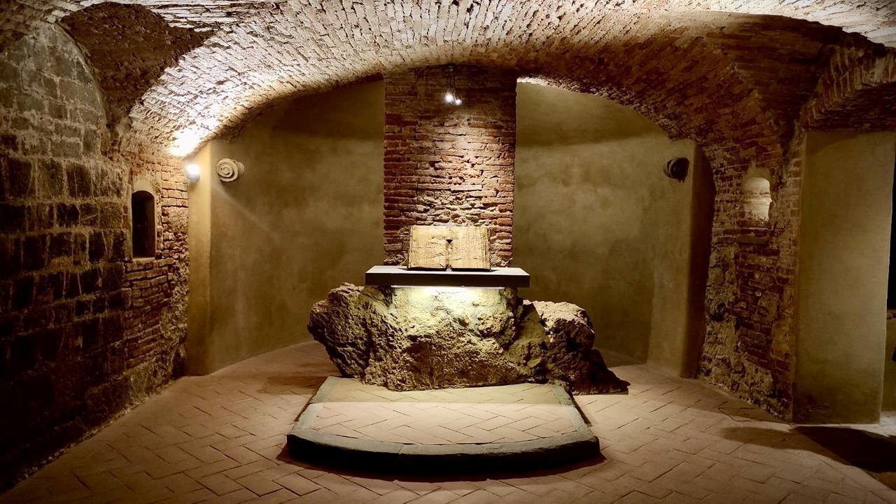 Livorno e la mostra nell’antichissima cripta sul mare: inaugura Ad ...