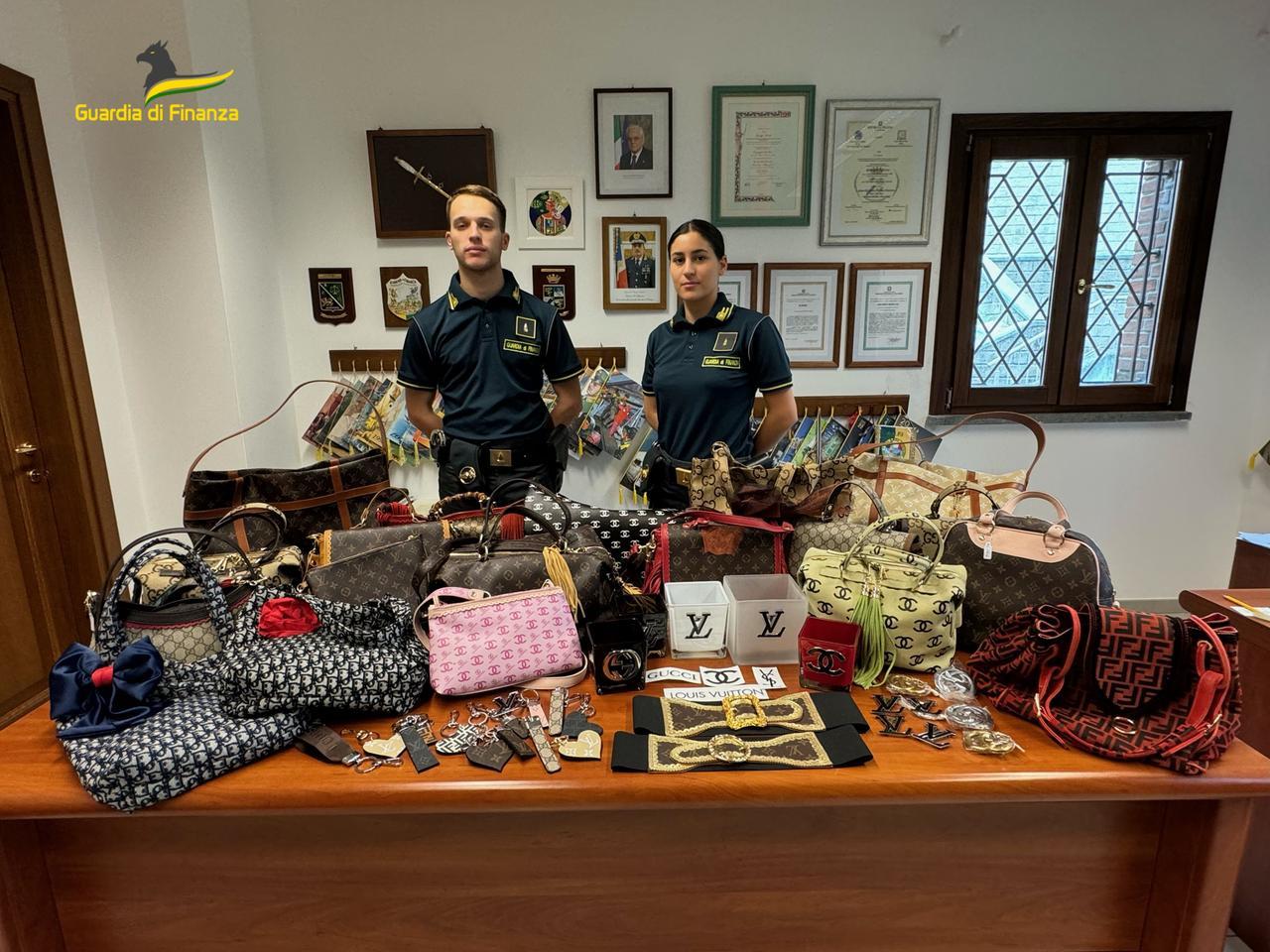 Contraffazione, sequestrati 438 articoli a San Miniato