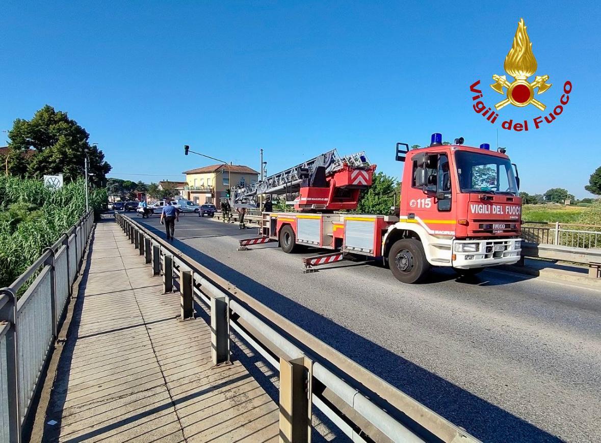 San Miniato, donna cade dal ponte dell’Arno: è grave. S’indaga sulle cause