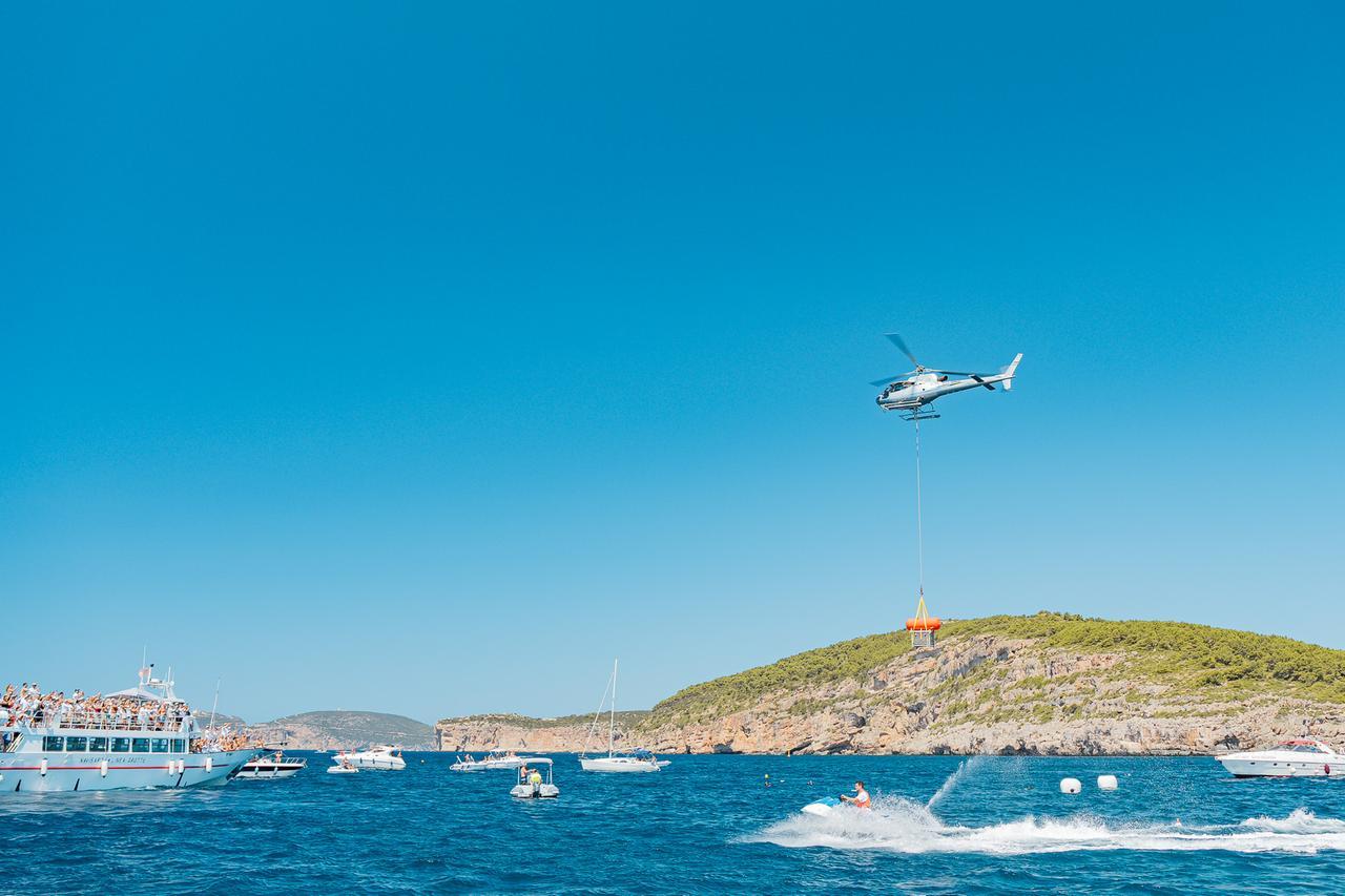 Ad Alghero è festa per l’Akènta Day: il vino riemerge dal mare