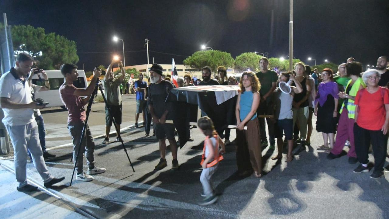 La protesta (fotoservizio Francesco Pinna)
