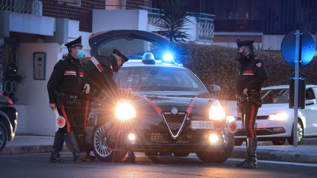 Sorpresi a vendere droga a un 24enne: in manette un uomo e una donna di San Vito