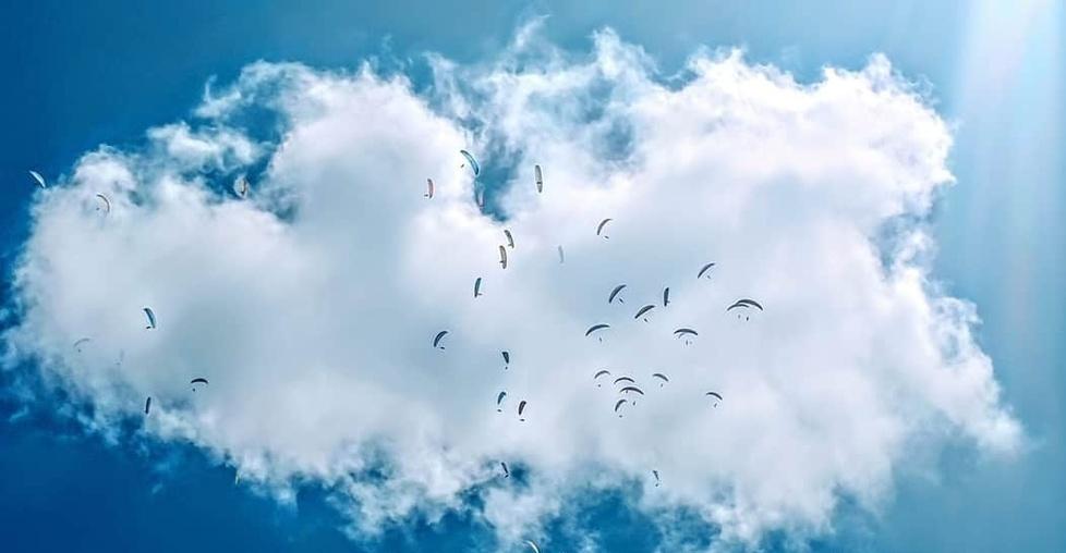 A Sestola il campionato Open di parapendio: 130 piloti si sfidano in aria