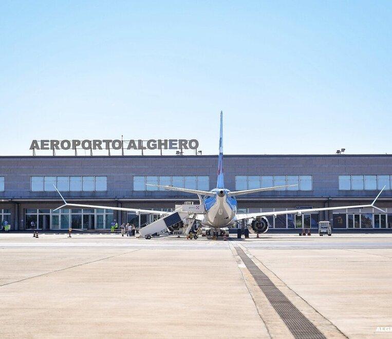Per far ripartire l'aeroporto di Alghero la Regione mette sul piatto 11 milioni di euro