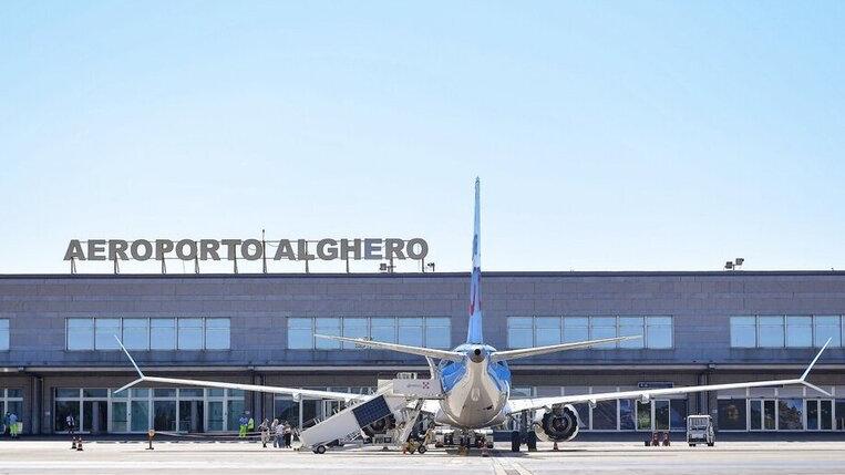 Per far ripartire l'aeroporto di Alghero la Regione mette sul piatto 11 milioni di euro