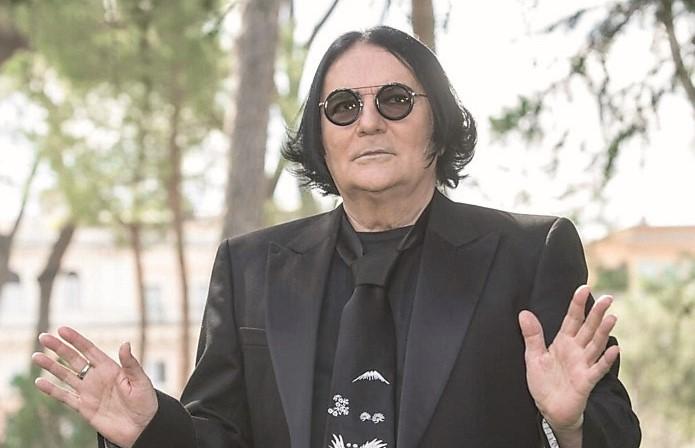 Il ritorno di Renato Zero in Sardegna: «Pronto a emozionarvi»