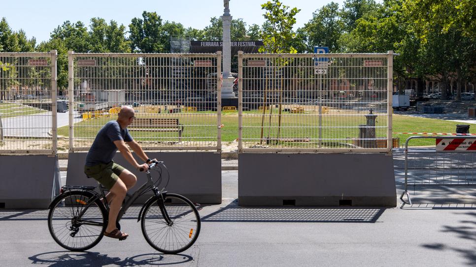 Ferrara, in piazza Ariostea il Summer divide. La viabilità è il punto dolente