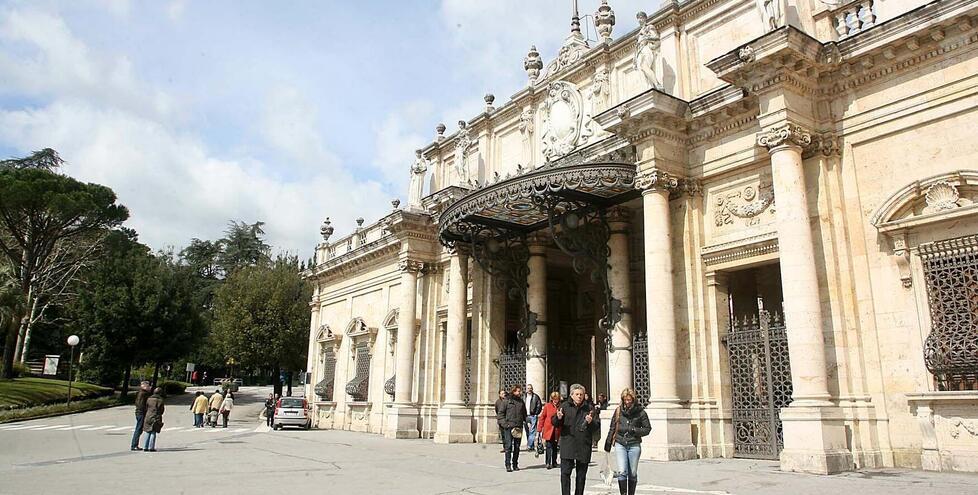
	L'esterno delle Terme

