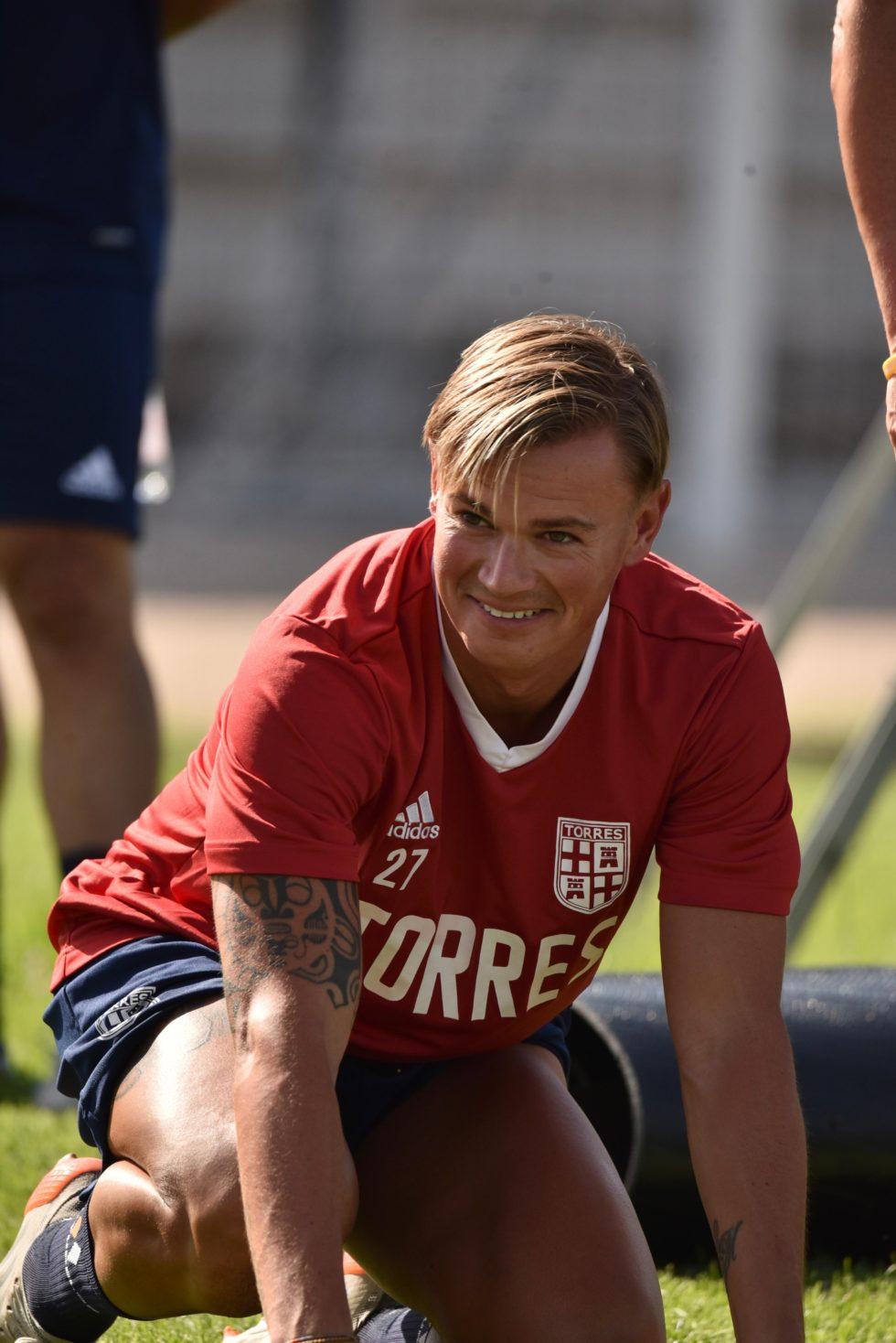 Filippo Lora rescinde il contratto con la Torres