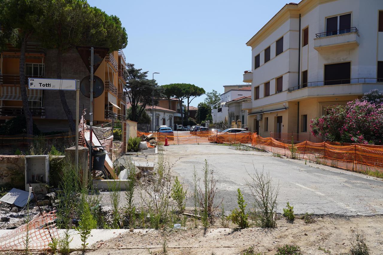Alluvione, a Livorno la zona stadio è ancora vista cantieri. E via Enrico Toti diventa via Francesco Totti