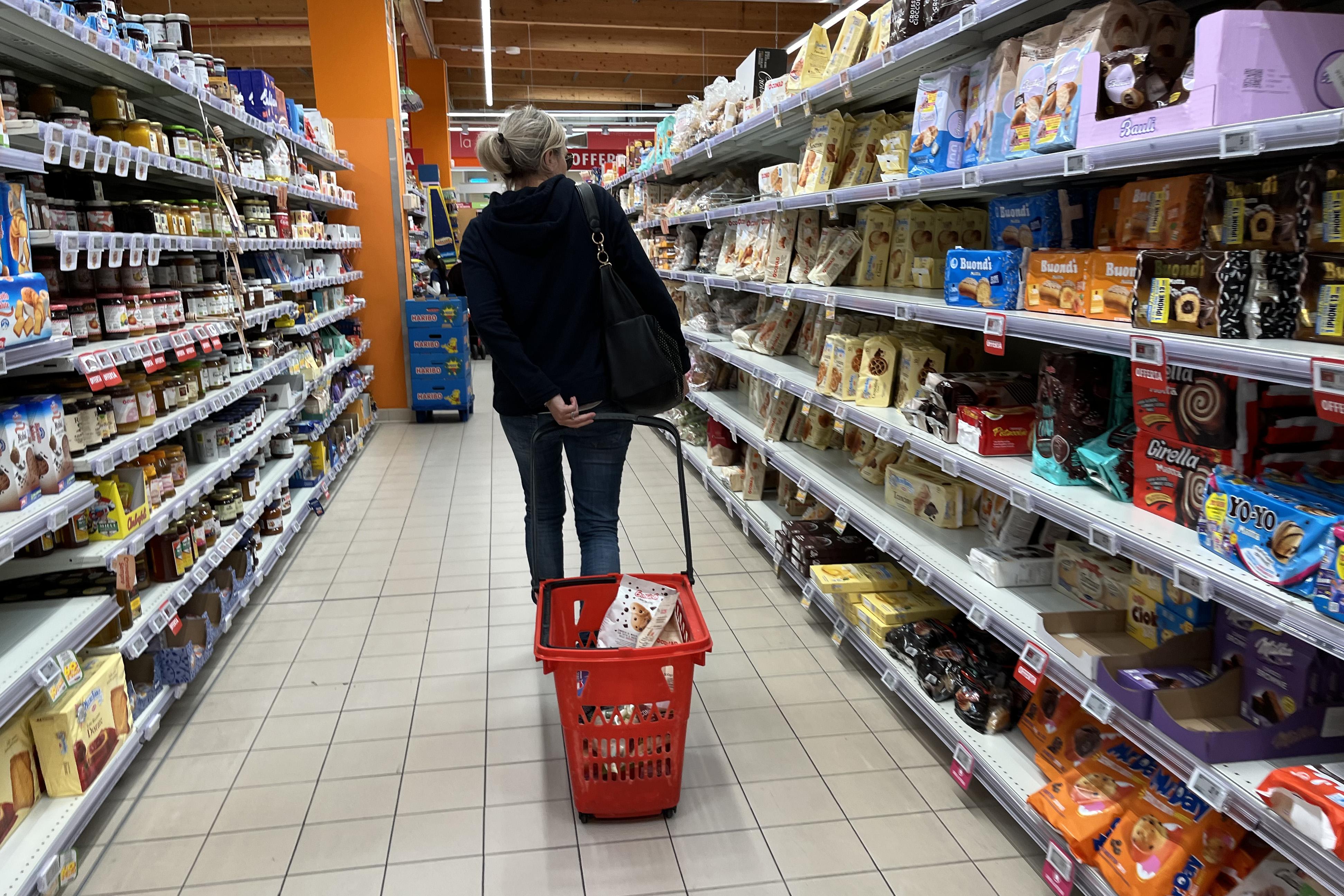 L’inflazione “mangia” 353 euro in un anno, Ferrara è maglia nera