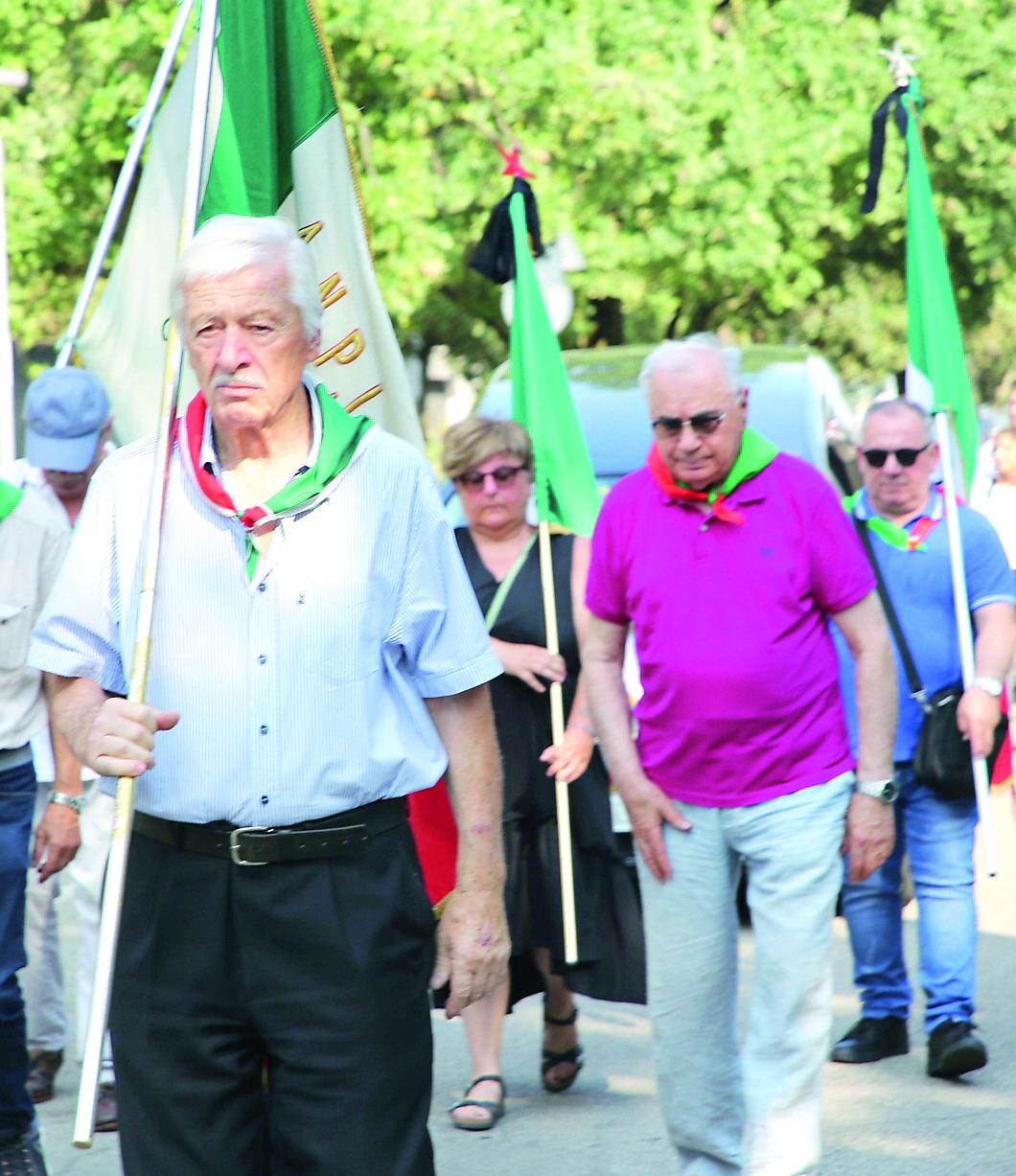 “Bella ciao” cantata in coro per l’ultimo saluto a Giglio Mazzi