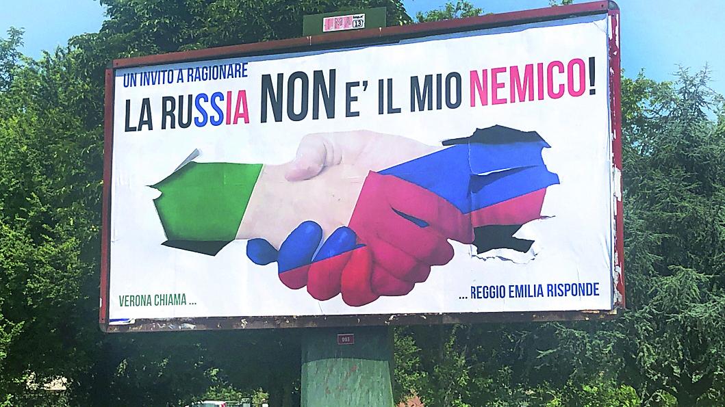 Manifesti filorussi affissi in città, Massari: «No alla propaganda»