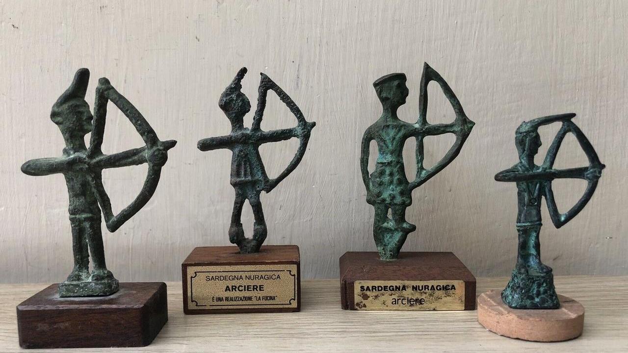 Bronzetti nuragici taroccati