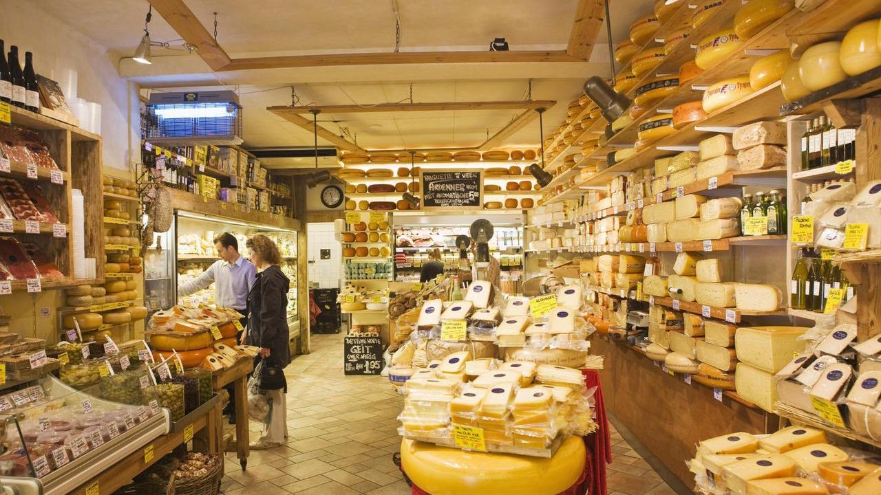 Pecorino romano, carasau, gnocchi e salsiccia: su internet un mondo di imitazioni delle bontà dell’isola