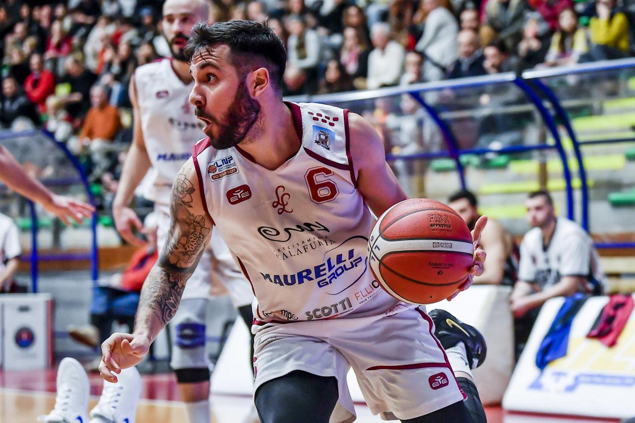 
	Francesco Forti con la maglia della Libertas Livorno (foto Masini / Silvi)

