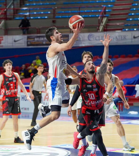 Chiera in azione contro Mestre (foto Nucci)
