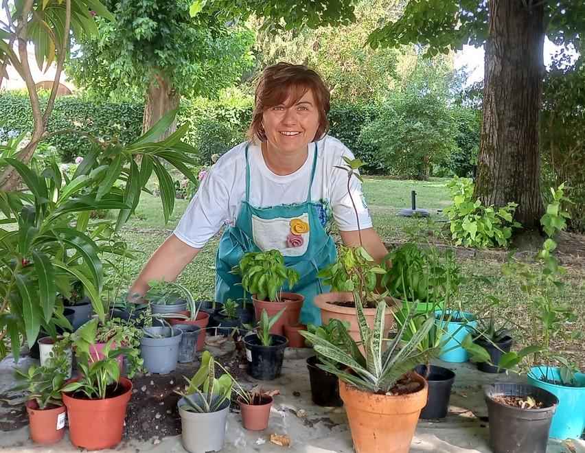 Elisa da Tresignana è la tata delle piante e aiuta le famiglie quando vanno in ferie