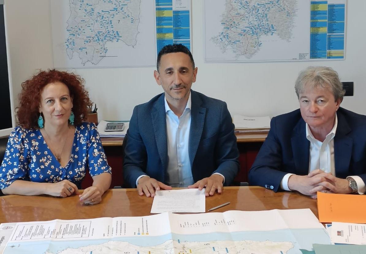 
	L'assessore Piu con Paola Secci (Cal) e a destra Antonella Melis (Area)

